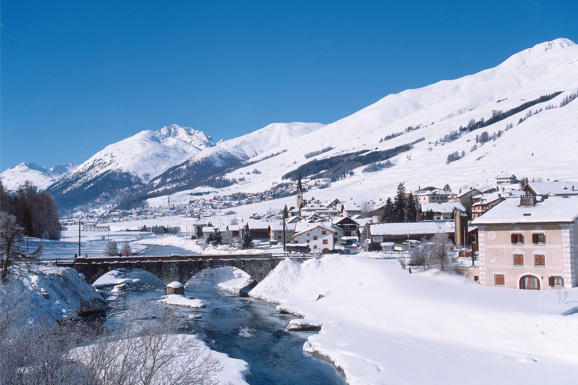 Dorfführung Zuoz Winter in Engadin St. Moritz