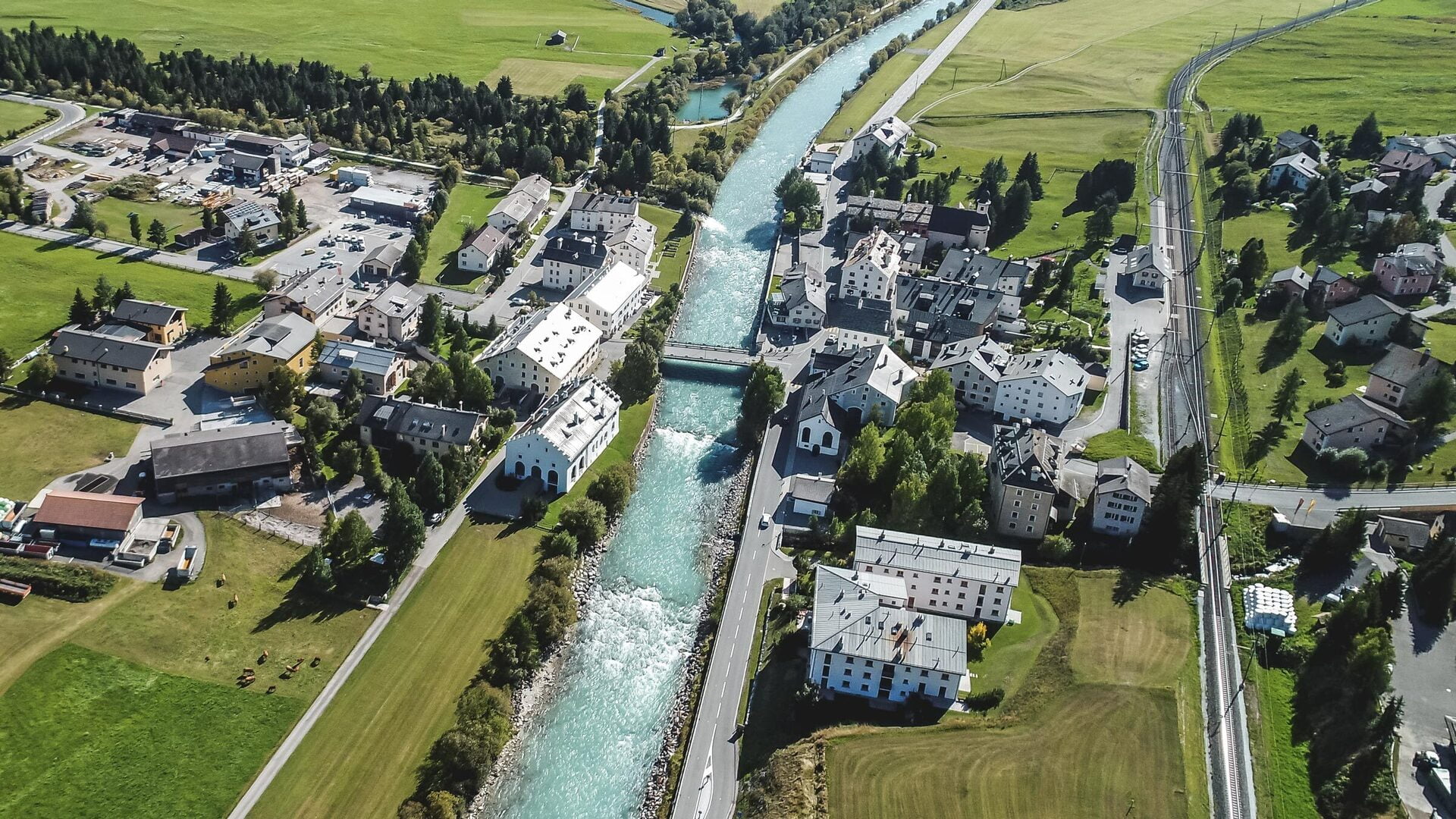 Dorfführung La Punt Chamuesch Sommer in Engadin St. Moritz