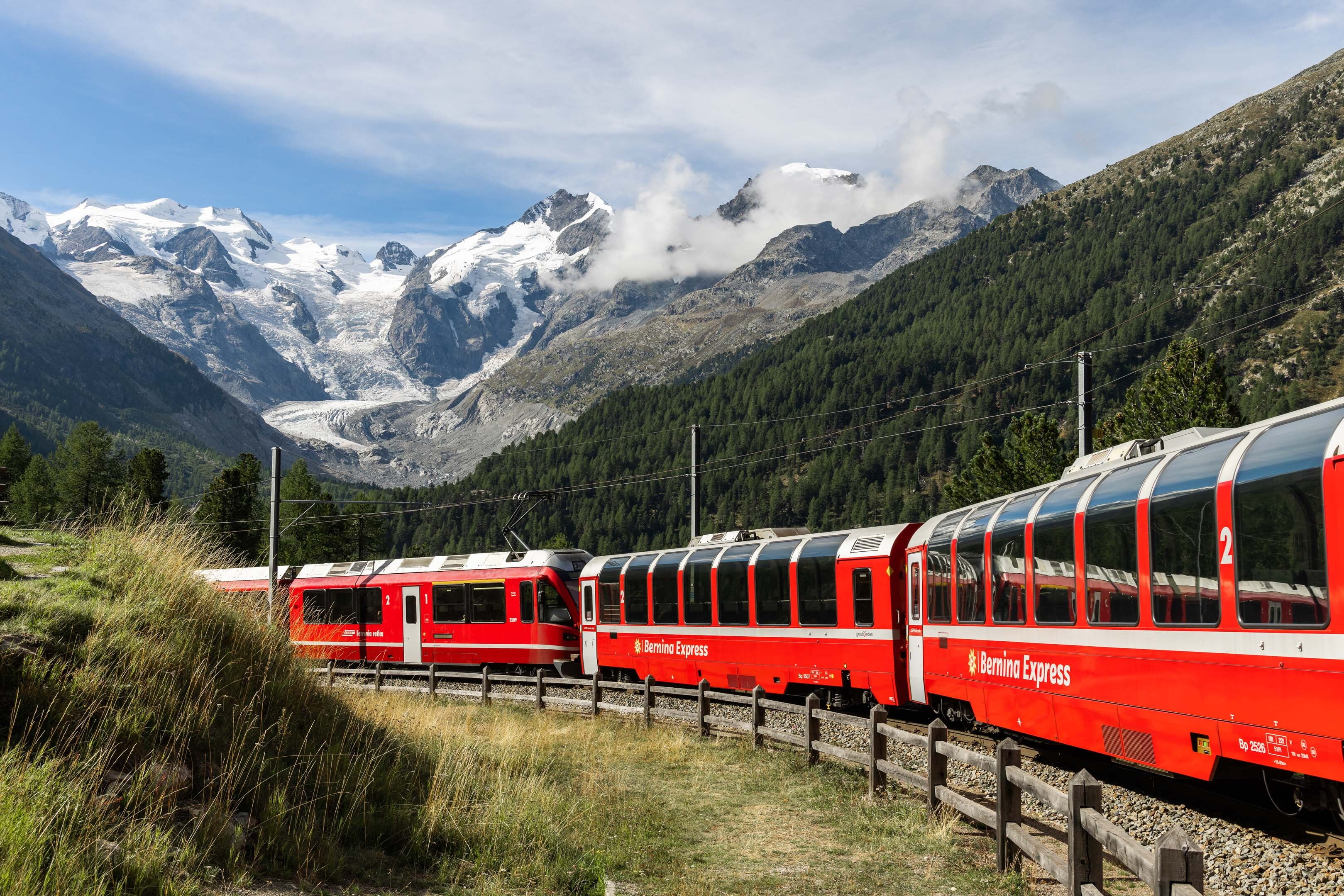 Hop-on/hop-off: Mit der Berninabahn von den Gletschern zu den Palme