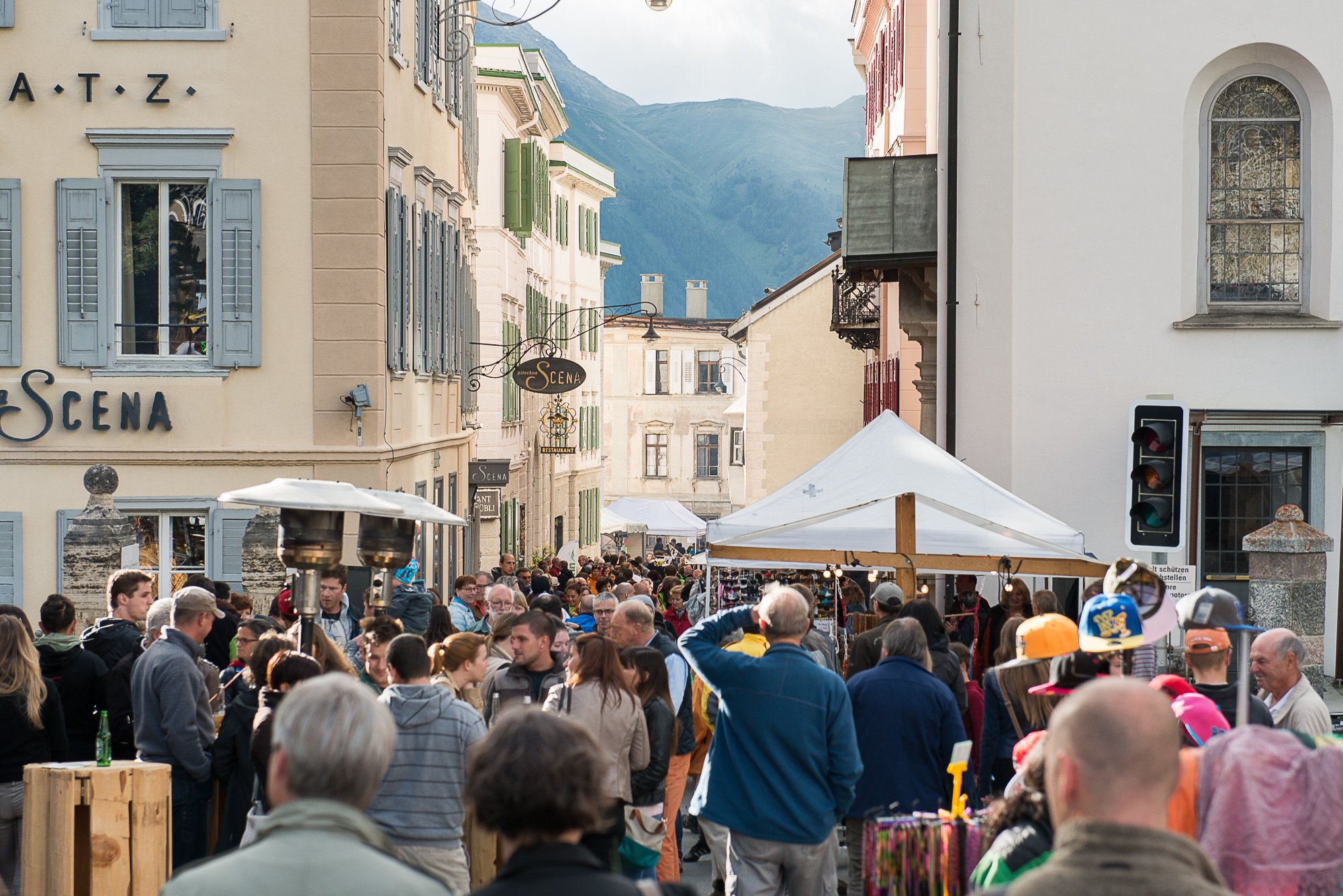 Laret Markt - der Sommer-Treffpunkt für Gäste und Einheimische